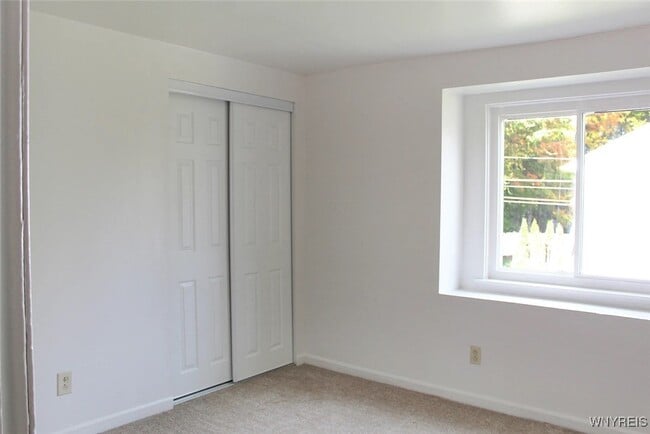 Building Photo - 116 Berehaven Dr