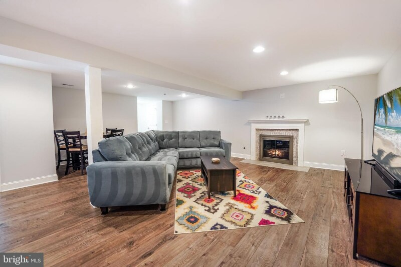 Building Photo - 5775 Westchester St