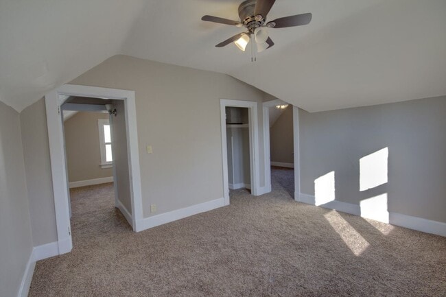 Building Photo - 3 bedroom home