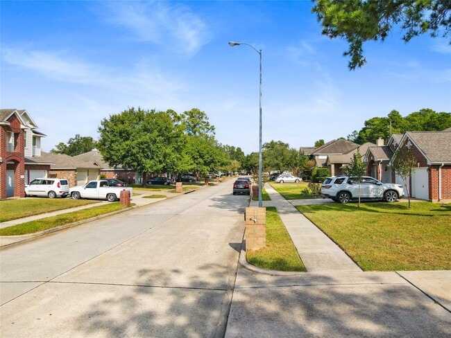 Building Photo - 20910 Deauville Dr