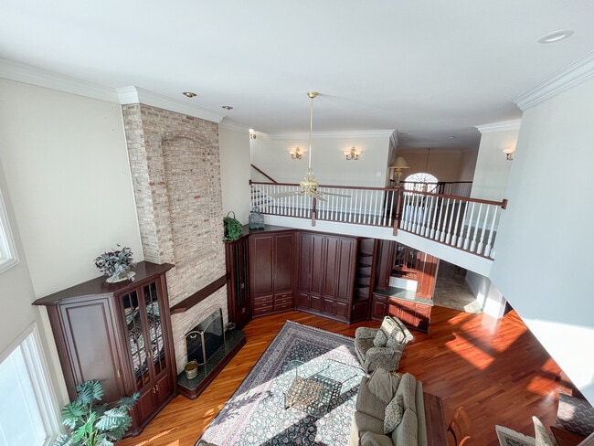 Building Photo - 711 Berkshire Ct