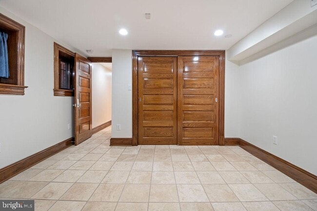 Building Photo - 1120 East Capitol St NE