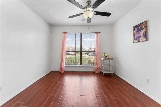Building Photo - 2923 Tanglewood Dr