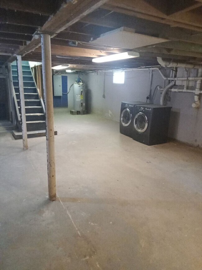 Building Photo - Beautiful Home in Swannanoa available now!