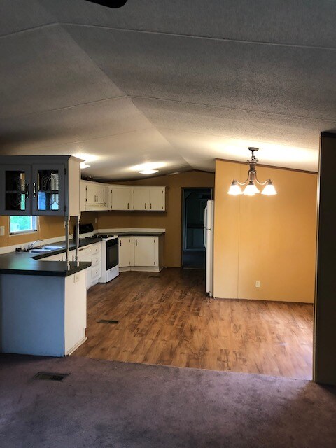 Building Photo - 1717 Hatcher Rd