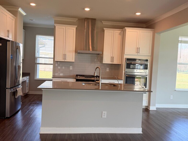 Building Photo - 15453 Awaken Dr