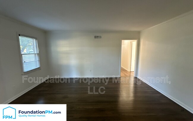 Building Photo - 4937 Fairfield Cir