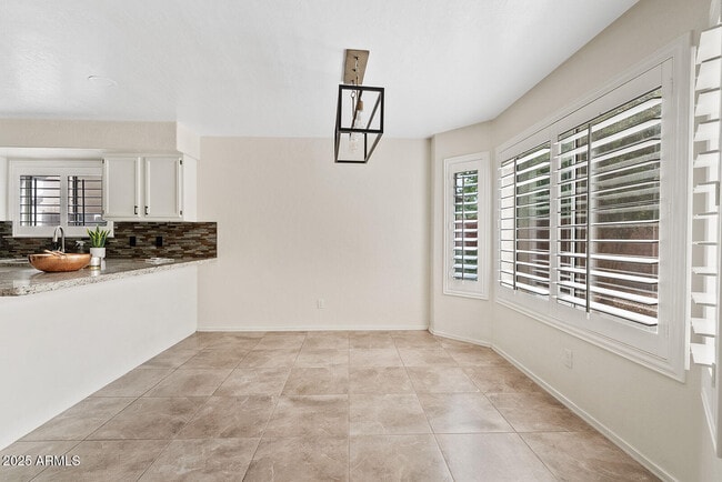 Building Photo - 861 W Shellfish Dr