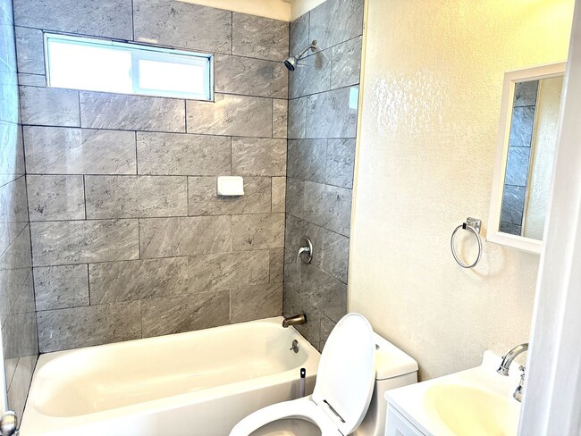 Building Photo - Charming, Humble Yet Inviting 2 Beds 1 Bath Home For Rent!-