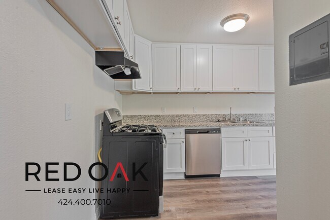 Building Photo - 17830 1/3 Sherman Way -325
