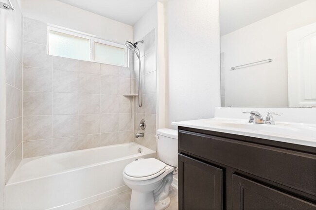 Building Photo - Well-Maintained 3-Bedroom Home – Ideal for Students & Professionals!