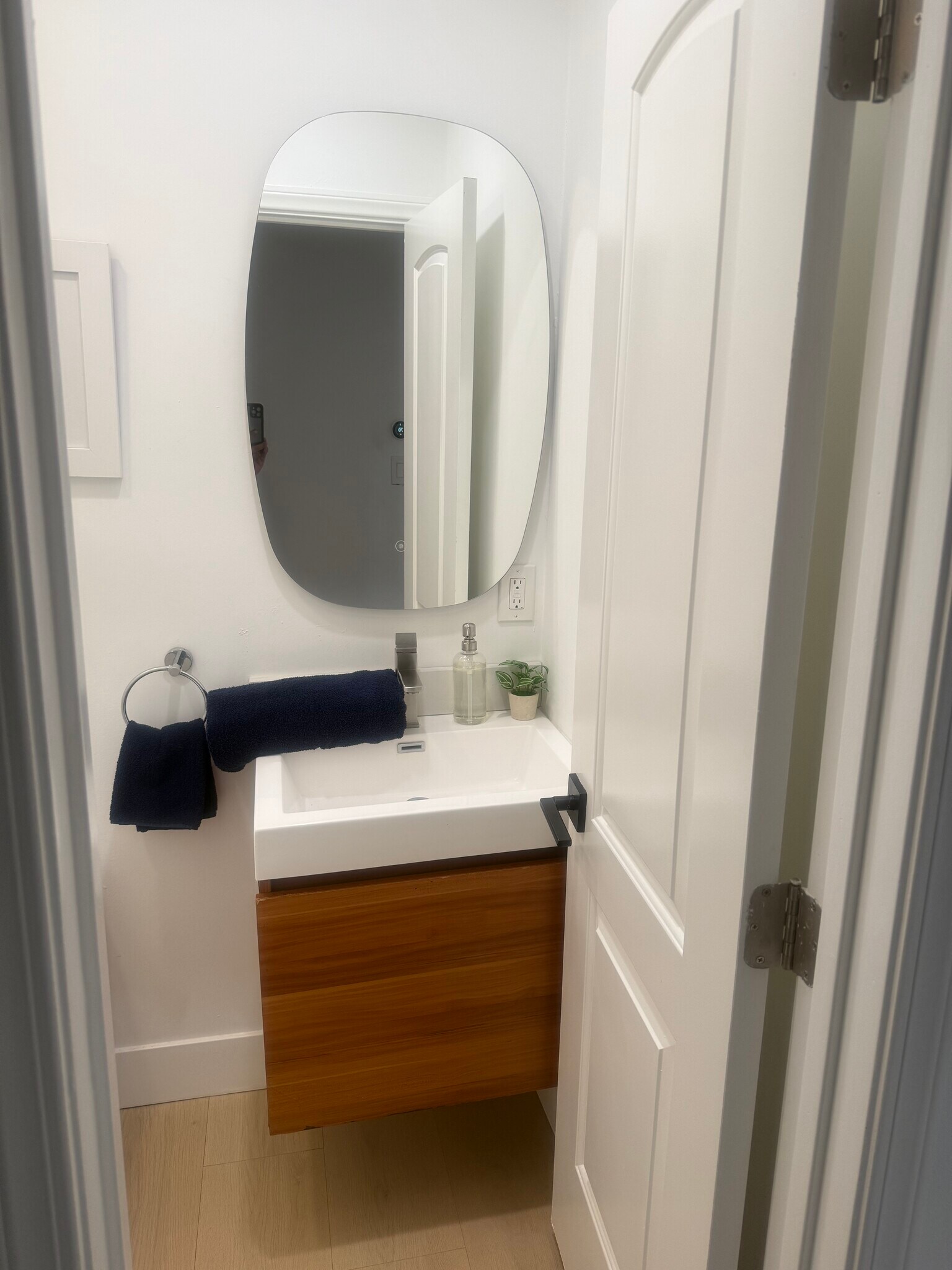 Building Photo - 2054 Fremont Ave