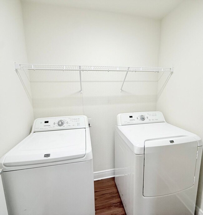 Building Photo - 3-Bedroom Home - Carmell Ridge