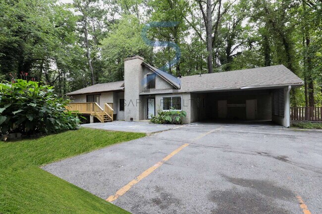 Building Photo - 3000 Collier Dr NW