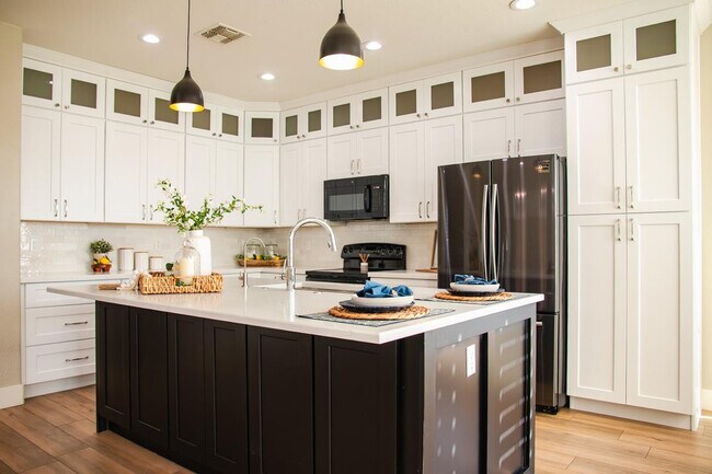 Building Photo - 1874 S 160th Ln