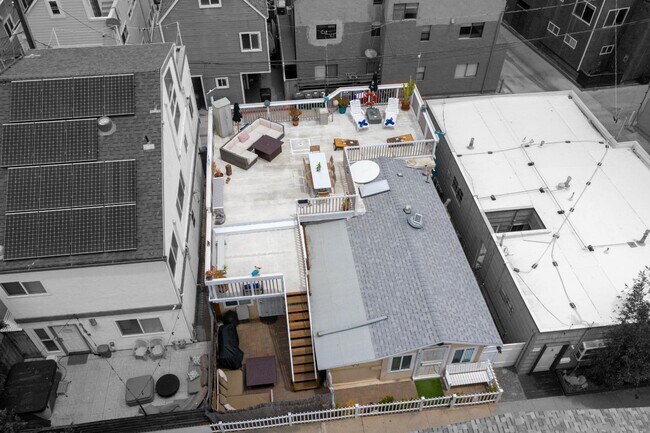 Building Photo - 824 Rockaway Ct