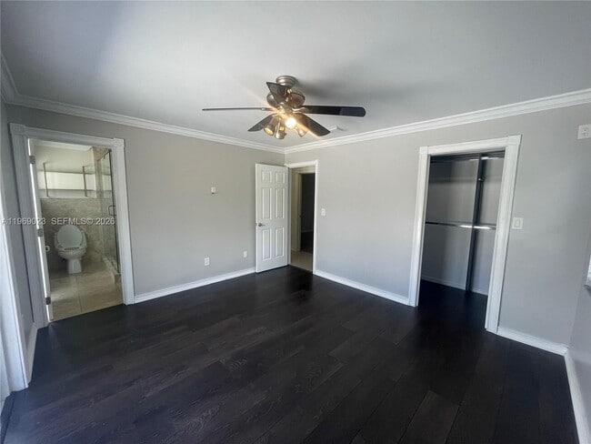 Building Photo - 4960 SW 119th Ave