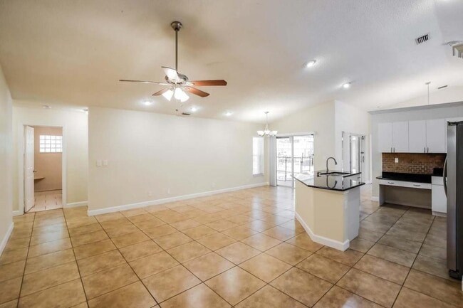 Building Photo - 5148 NW 47th Ave