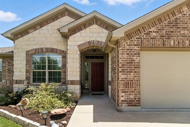 Building Photo - 19913 Needle Pine Dr