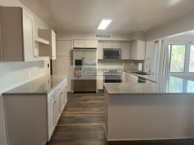 Building Photo - Beautiful 3 bedroom 2 bathroom with washer & dryer AVAILABLE SOON!