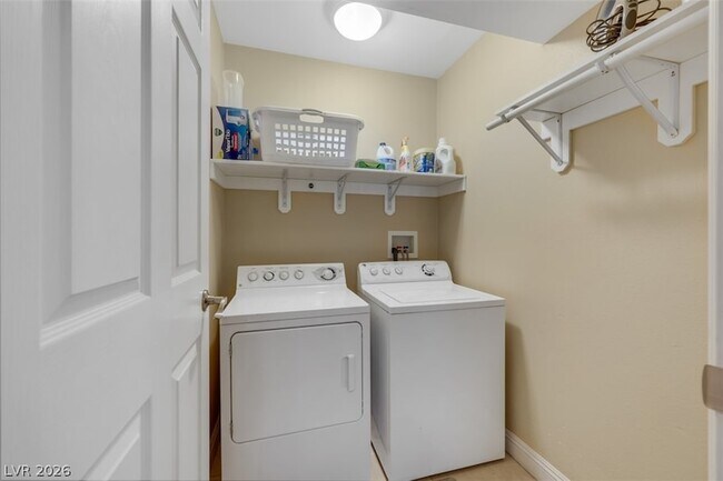 Building Photo - 3225 Mountain Spring Rd