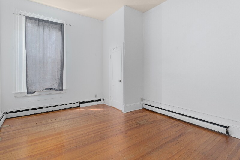 Building Photo - 77 Lloyd Ave