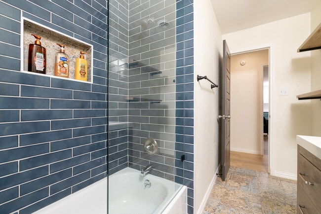 Building Photo - 7520 Sequoia Ct