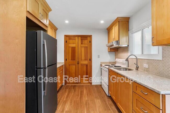 Building Photo - 720 Northern Ave