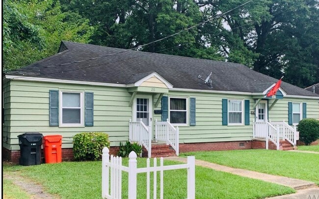 Primary Photo - 211 Pritchard St