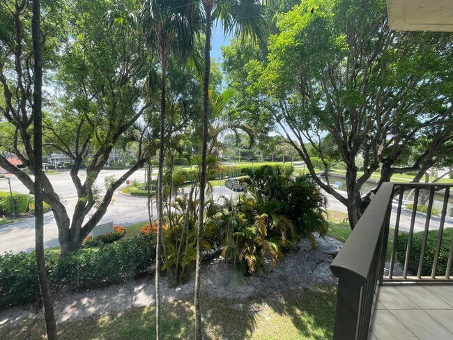 Building Photo - 799 Jeffery St