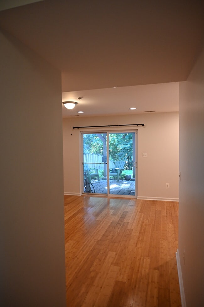Building Photo - 526 Harbour Ct