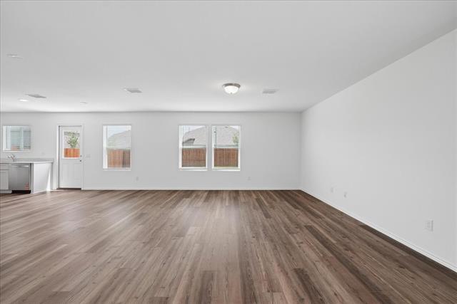 Building Photo - 16000 Isles Dr