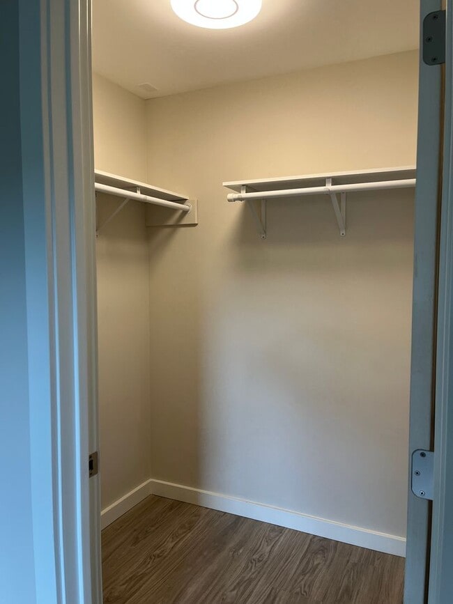 Building Photo - Kaneohe Duplex - Downstairs unit 2 bedrooms, 1.5 bath with 2 parking stalls - Avail now!