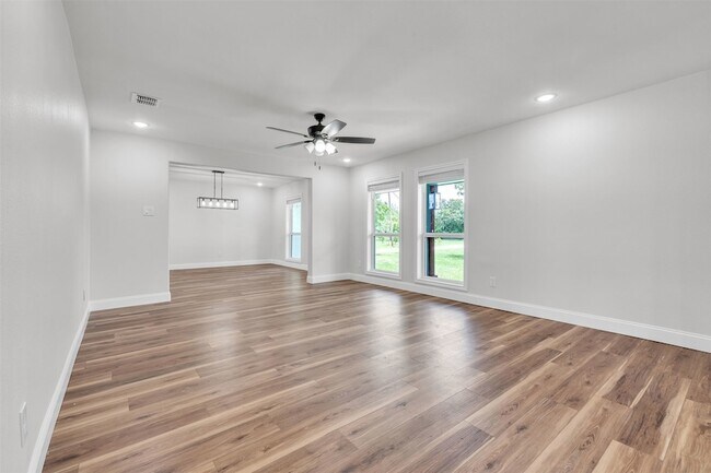 Building Photo - 313 County Rd 805A