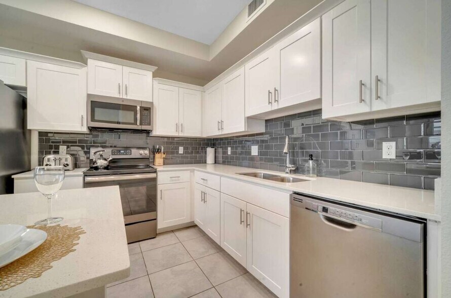 Building Photo - 4721 Clock Tower Dr