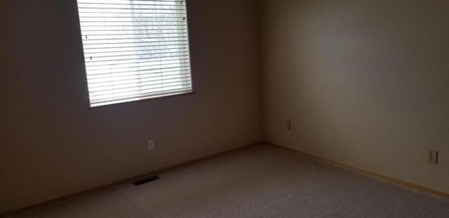 Building Photo - Lovely South Kalispell Home