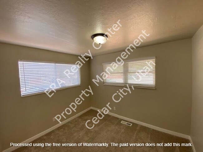 Building Photo - 394 S 500 W