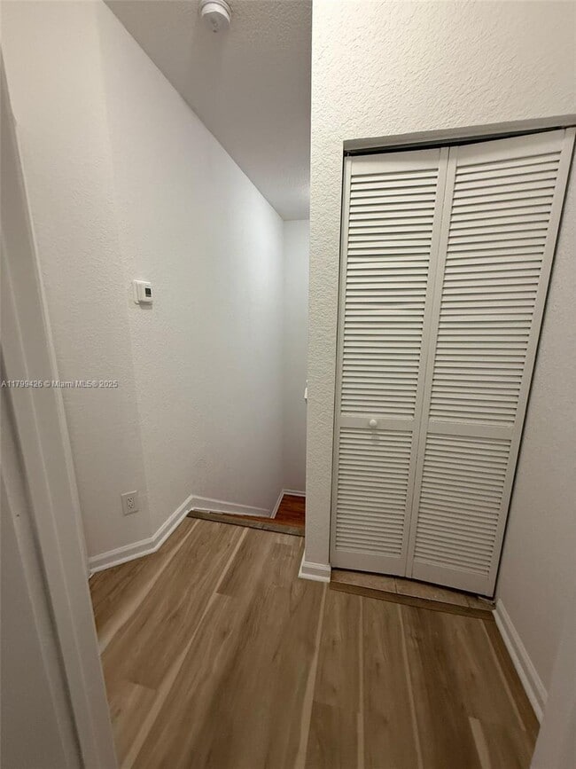 Building Photo - 1410 S Santa Catalina Cir