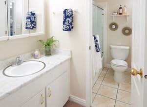 Building Photo - West Valley Duplex