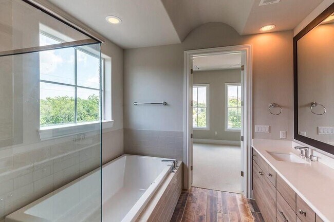 Building Photo - 1312 Tinnin Ford Rd