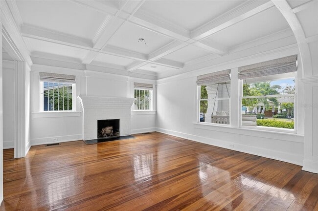 Building Photo - 3003 W Harbor View Ave