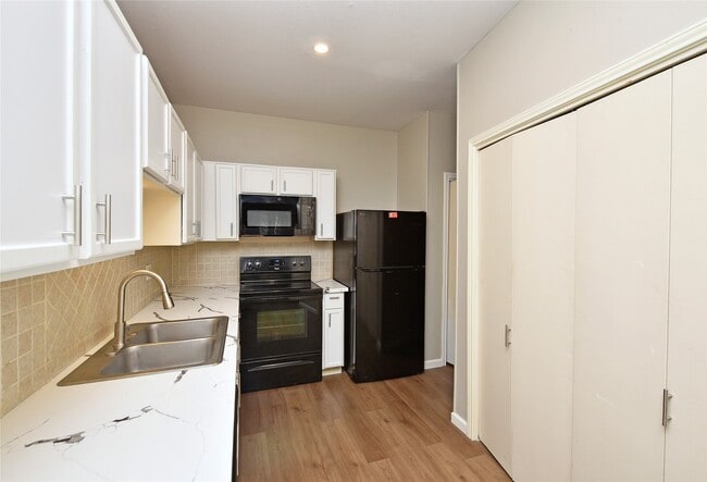 Building Photo - 2023 Gentryside Dr