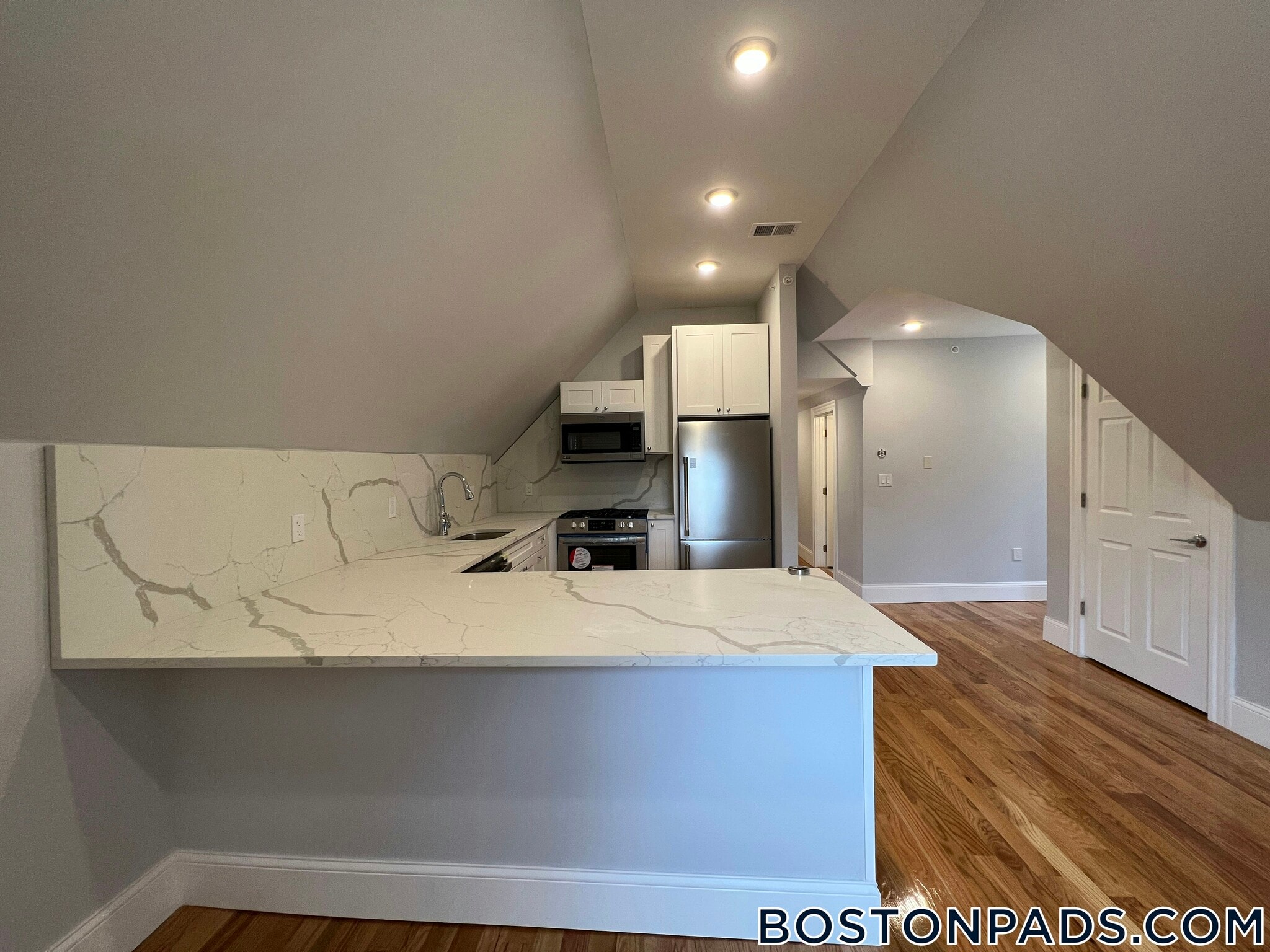 Building Photo - 158 Morrison Ave