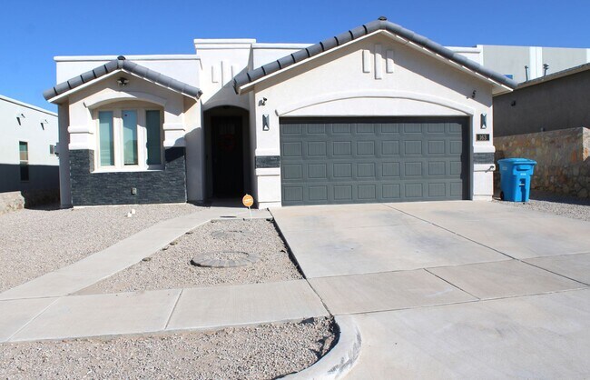 Primary Photo - 163 Via Rojas Dr