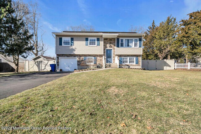 Primary Photo - 110 Sherwood Ln