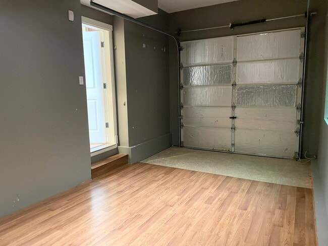 Building Photo - Beautiful 3 Bed 2.5 Bath Home in Redmond