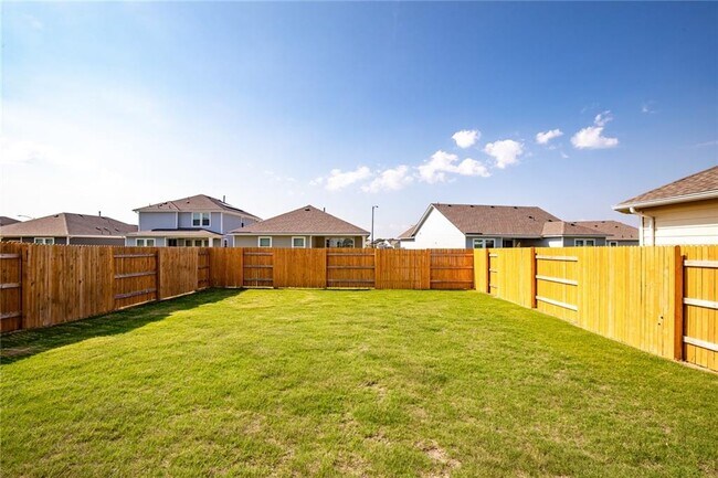 Building Photo - 226 Trailside Ln