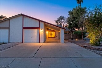 Building Photo - 7055 Sylvan Oak Dr