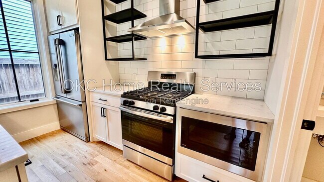 Building Photo - 941 Pedalers Ln
