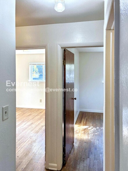 Building Photo - 1307 Castlerock Dr